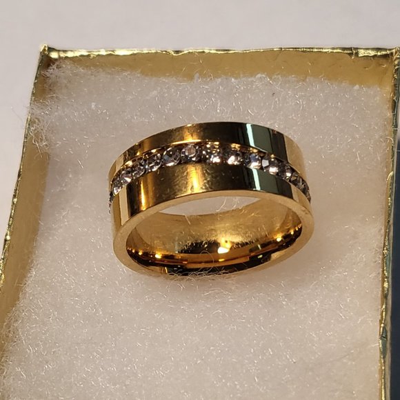 New gold tone and zircon ring size 7 - Picture 6 of 8